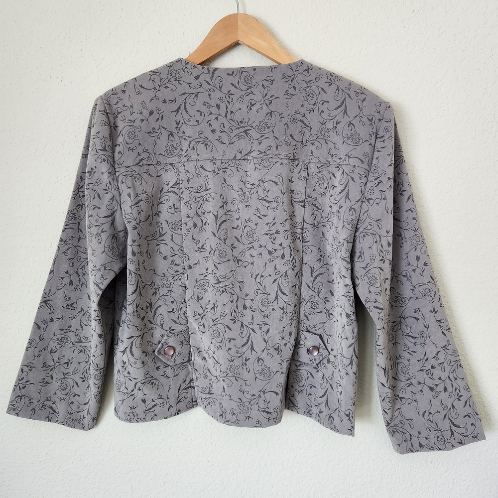 Ms. Kim Gray Blouse with Pearlized Buttons, Size 14 - Picture 2 of 5